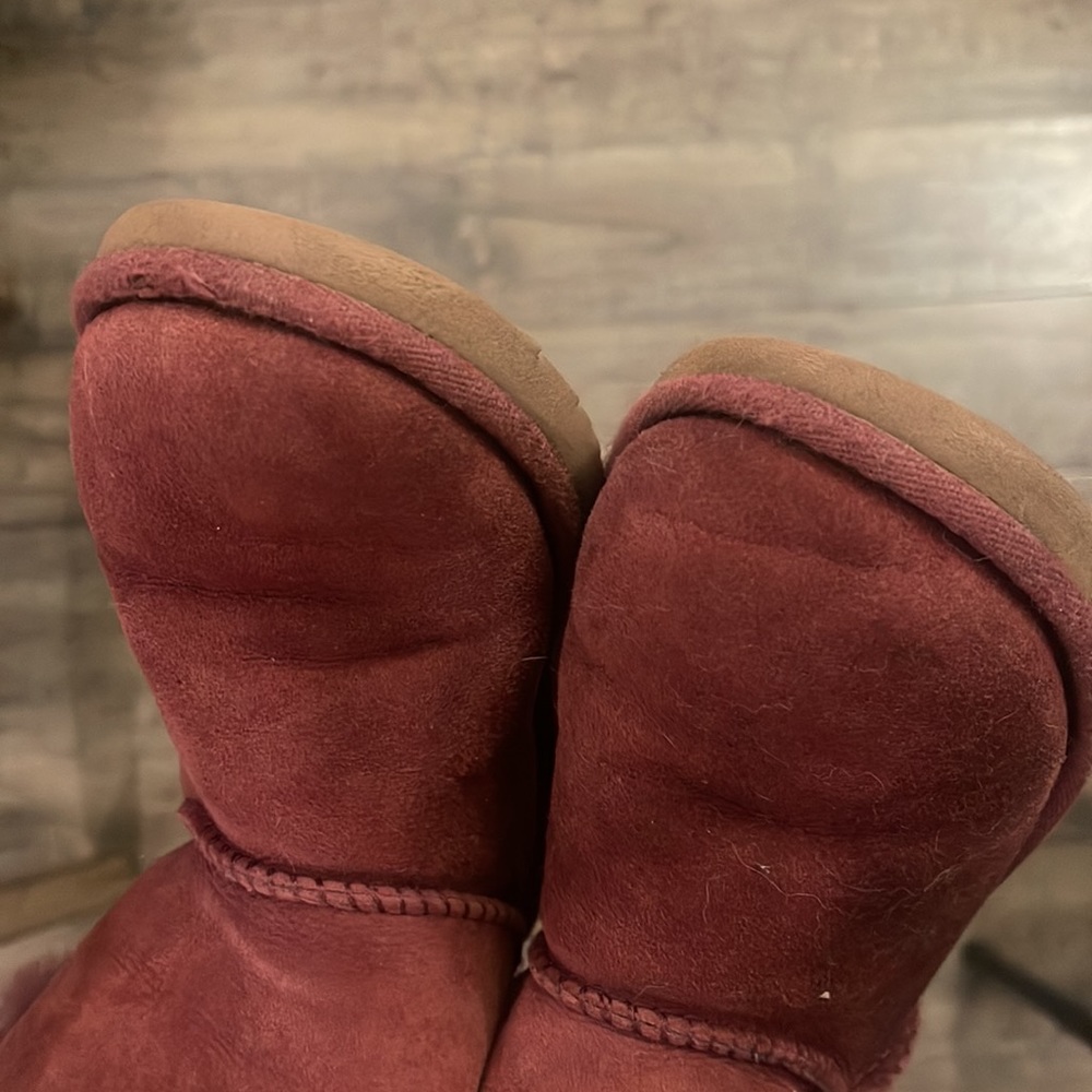 Uggs - Picture 5 of 6